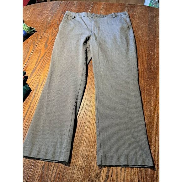 Size 14 Time and Tru Grey Black Ankle Capri Casual Pants with Pockets Belt Loops - Picture 1 of 3